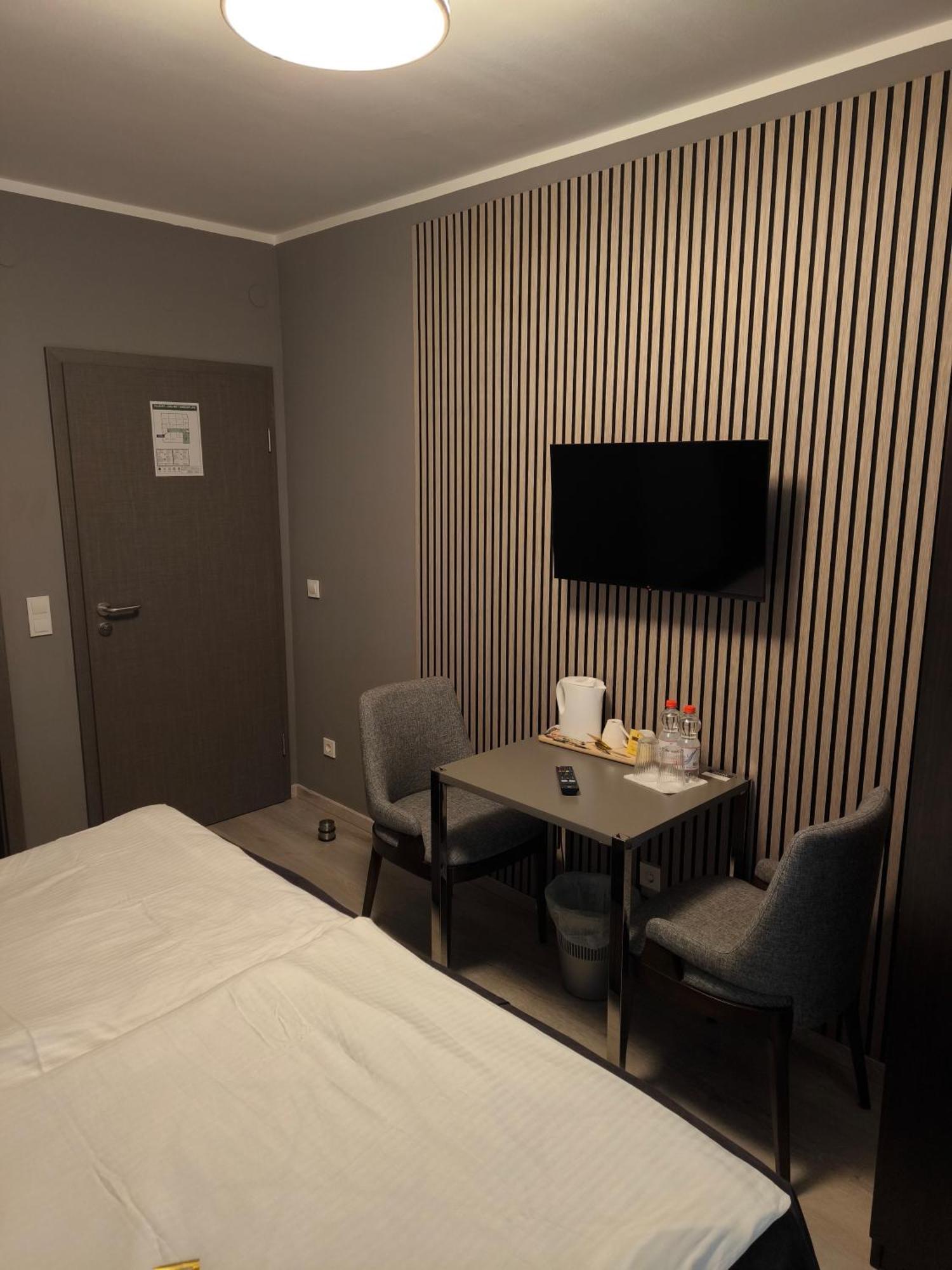 Loewen Hotel Radevormwald Esterno foto