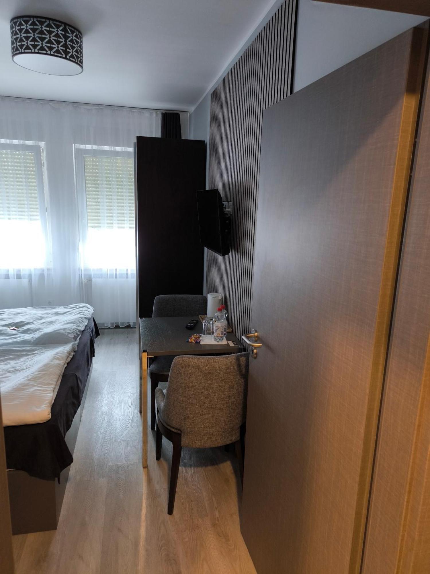Loewen Hotel Radevormwald Esterno foto